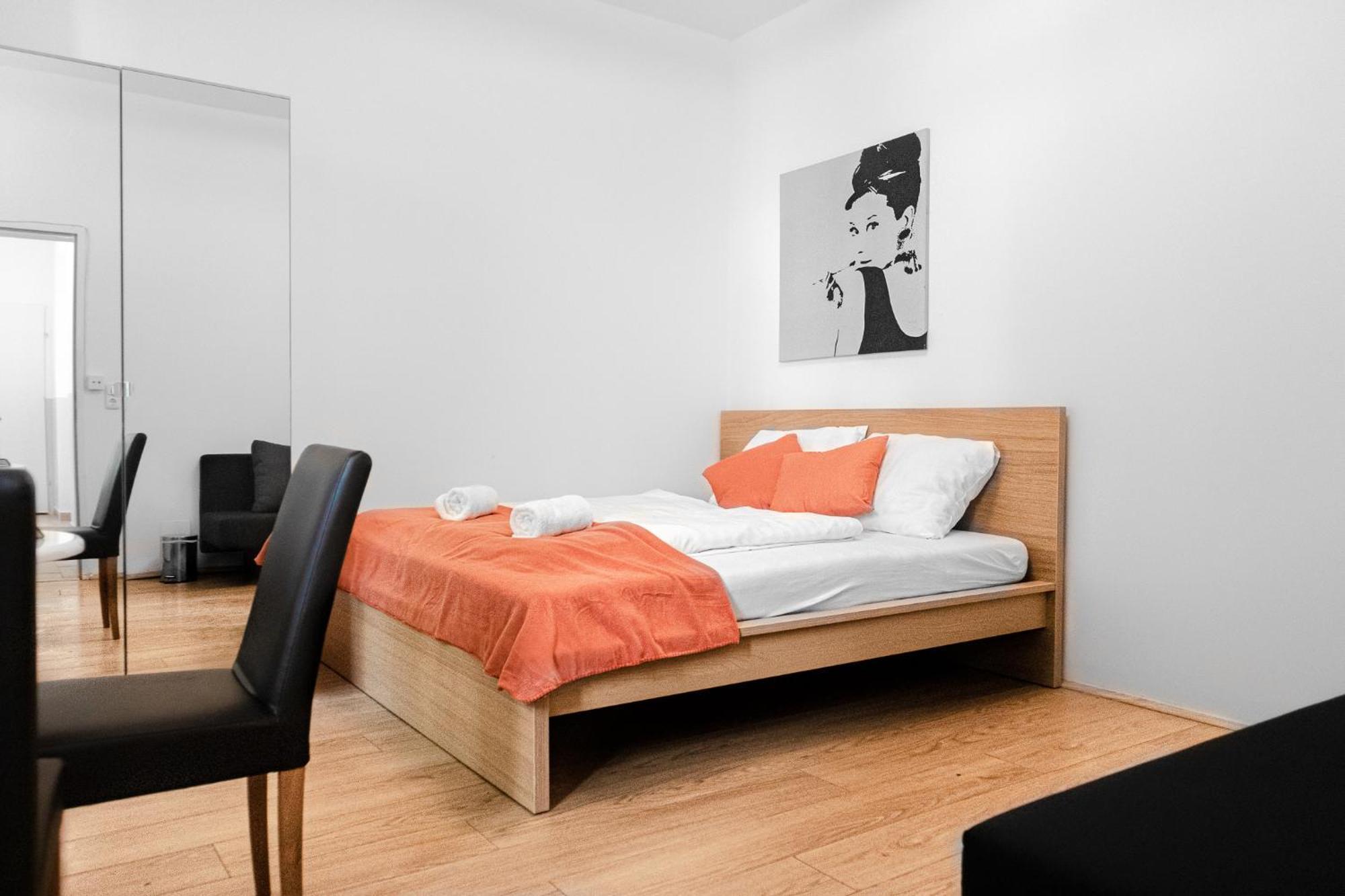 Relaxing 2-Bed Apartment For Extended Visits Wina Bagian luar foto